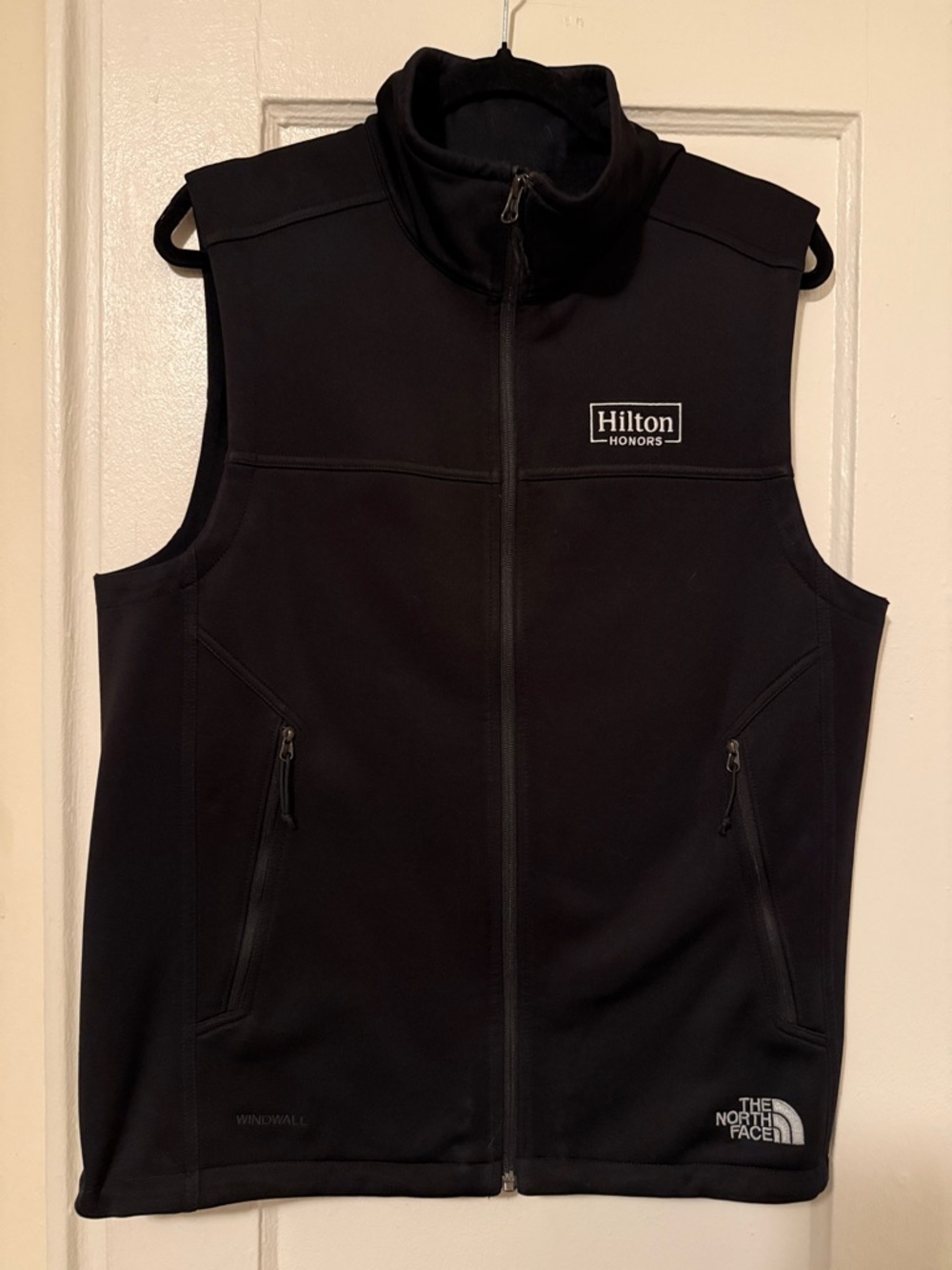 Hilton Honors x The North Face WindWall® Softshell Vest – Black (Size M)